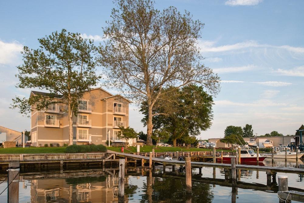 Anchored Inn At Hidden Harbor Deale Extérieur photo